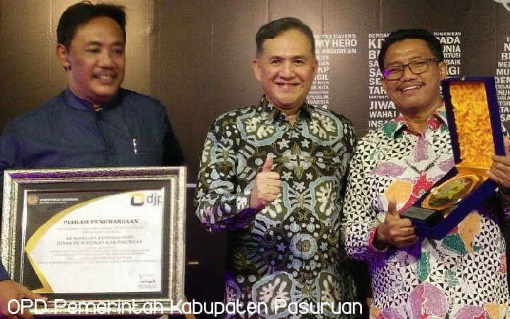 Penghargaan Wajib Pajak Dinas Pendidikan Kabupaten Pasuruan