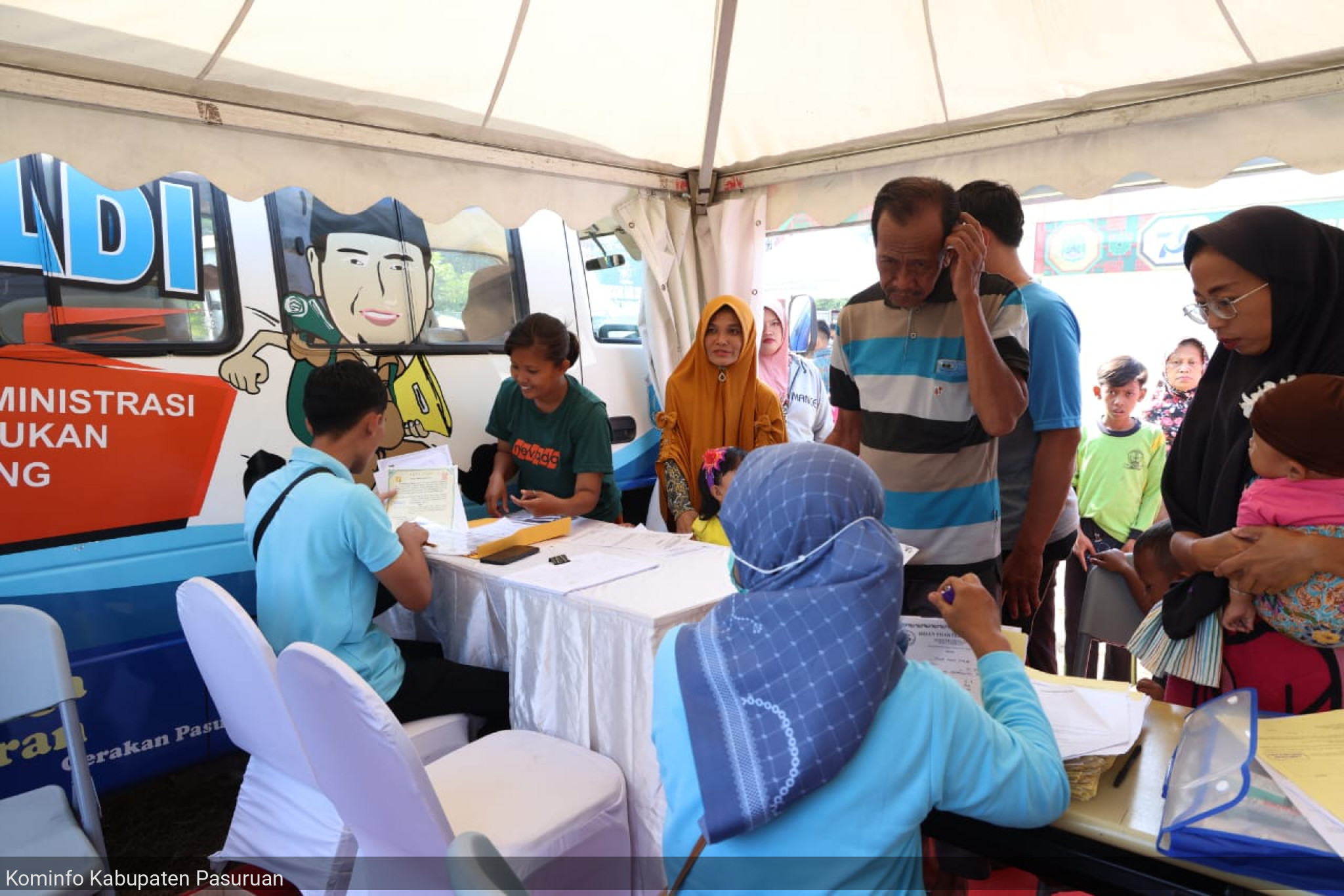 Puncak Peringatan Harkop Hari Kedua, Warga Antusias Penuhi Stan Pelayanan Dispendukcapil
