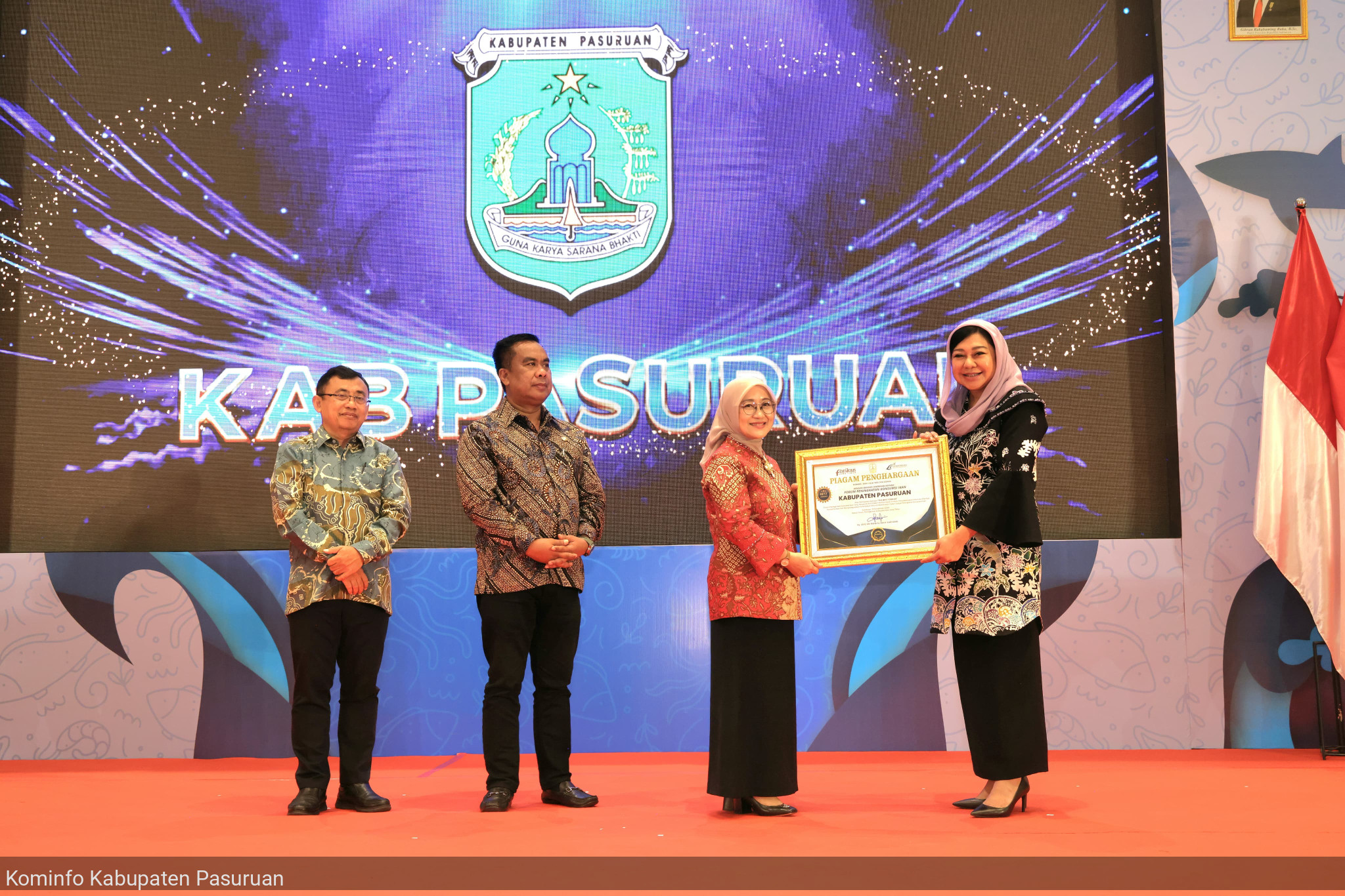 Peringatan Hari Ikan Nasional Jawa Timur Tahun 2024, Ketua Forikan dan Dinas Perikanan Kabupaten Pasuruan raih Beberapa Penghargaan