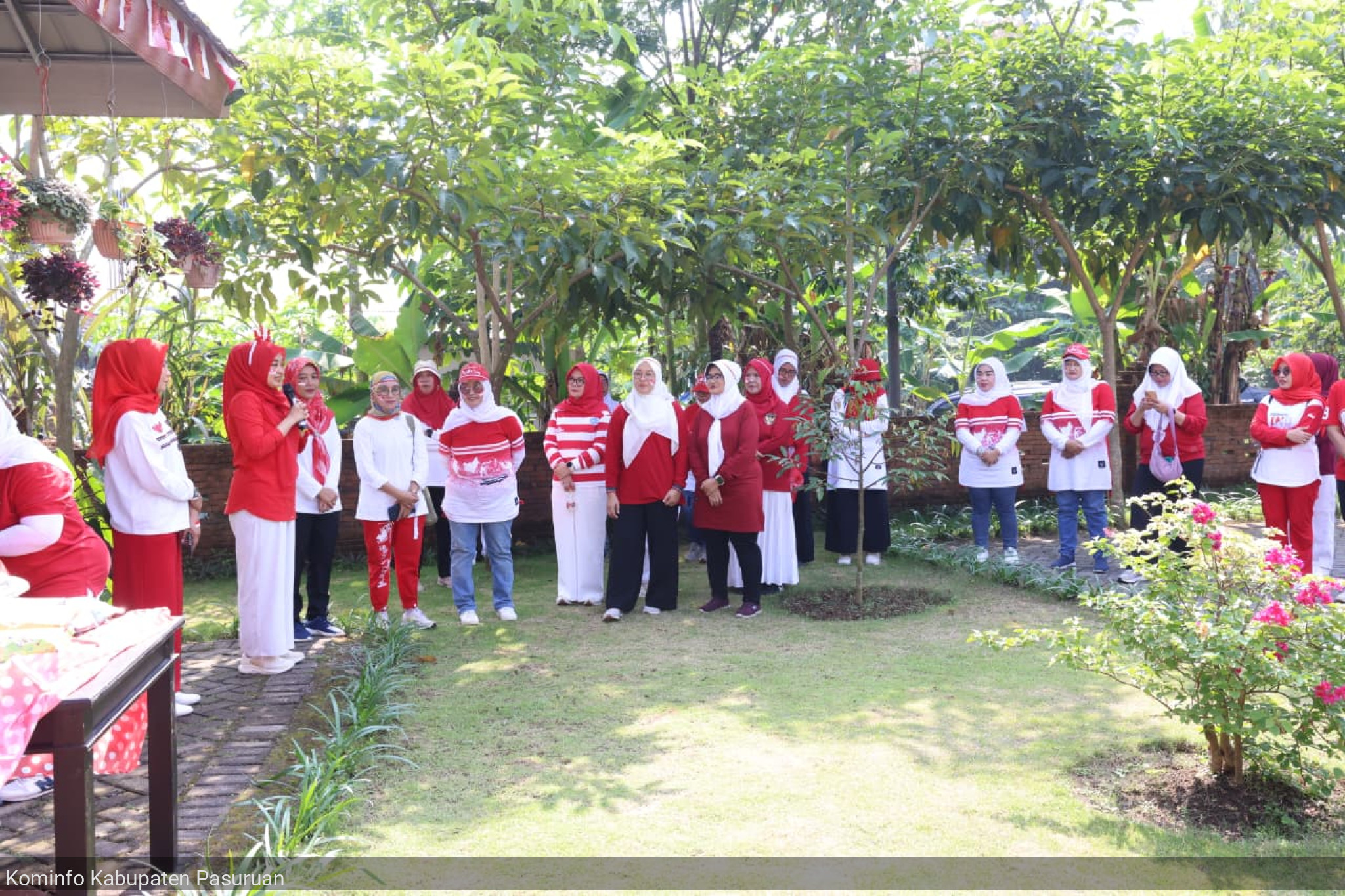 Semarak Kemerdekaan ke – 80 RI, DWP dan PKK Kabupaten Pasuruan Jalin Keakraban Melalui Lomba