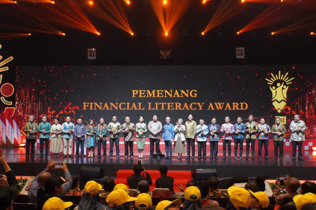Pemkab Pasuruan Raih Penghargaan Sebagai Pemenang Financial Literacy Award 2024