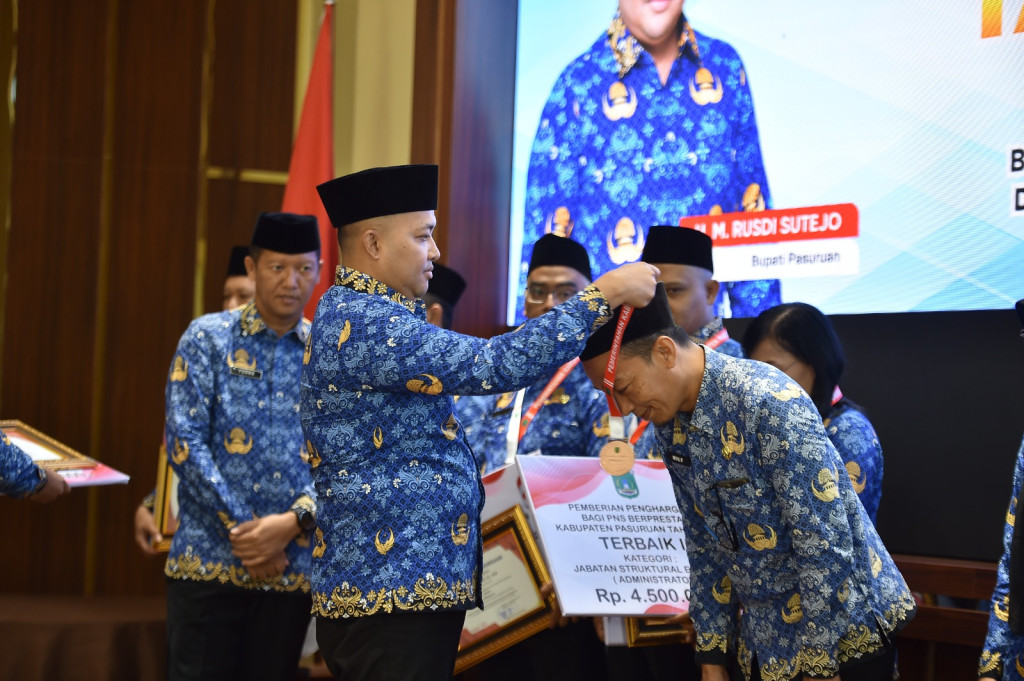 Pemberian Apresiasi kepada ASN Berprestasi Tahun 2025