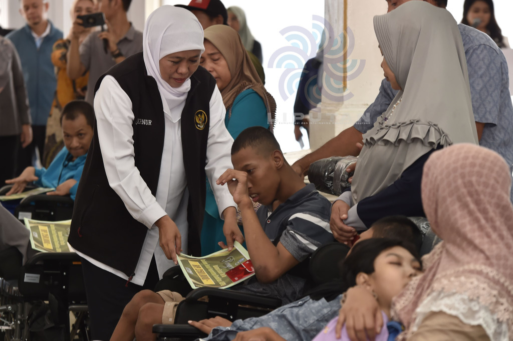 Penyerahan Bantuan Gubernur Jatim di Pasuruan