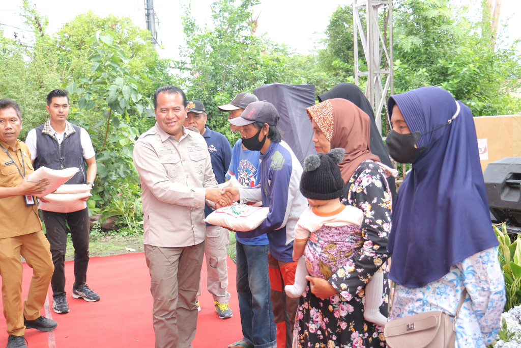 Gelar Pasar Murah di Desa Karangjati Pandaan