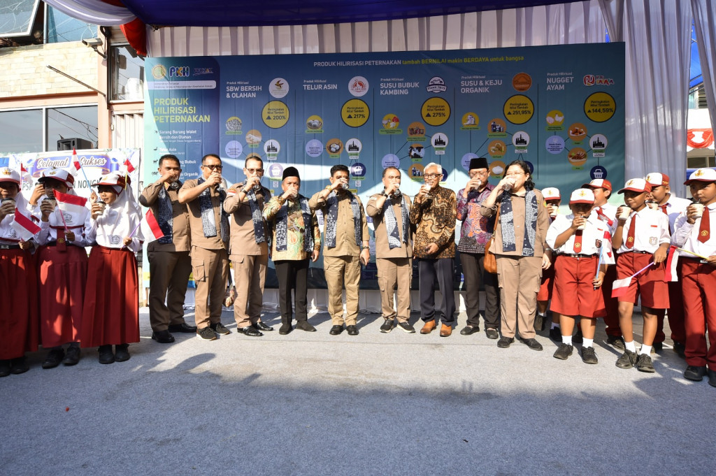 Launching Produksi Susu Sapi di Tutur Pasuruan