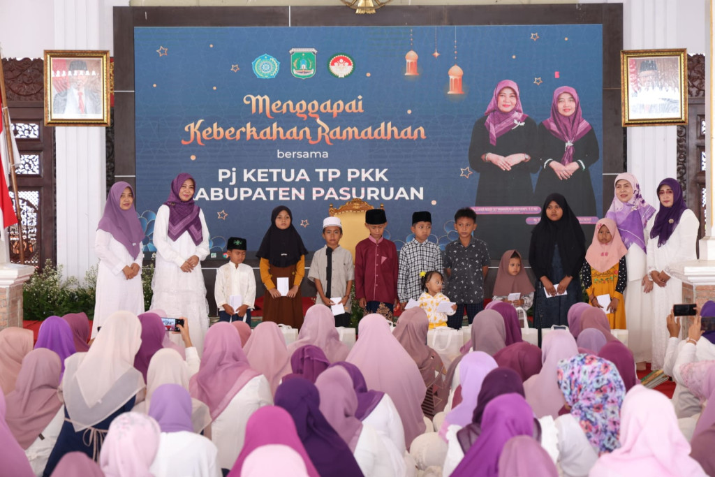 Pengajian PKK-DWP di Pendopo Kabupaten Pasuruan