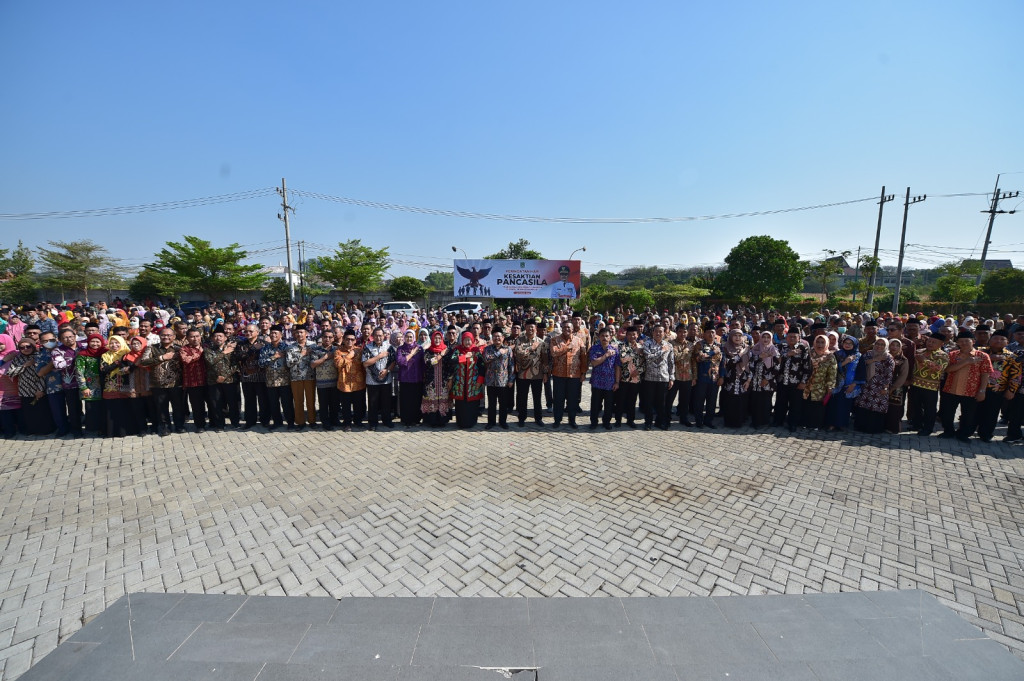 Upacara Peringatan Hari Batik Nasional