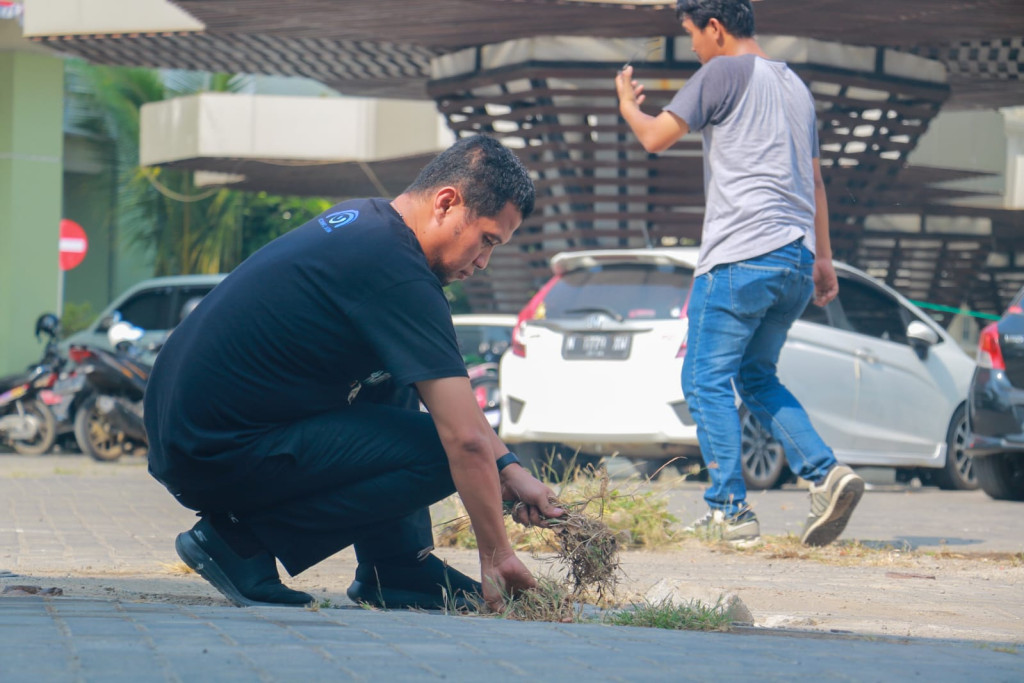Kerja Bakti dan Bersih-Bersih Lingkungan Pemkab Pasuruan