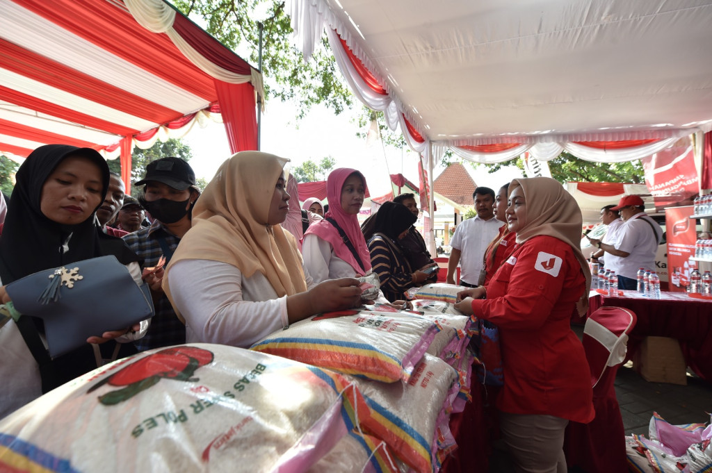 Gerakan Pasar Murah (GPM) di Kecamatan Kejayan