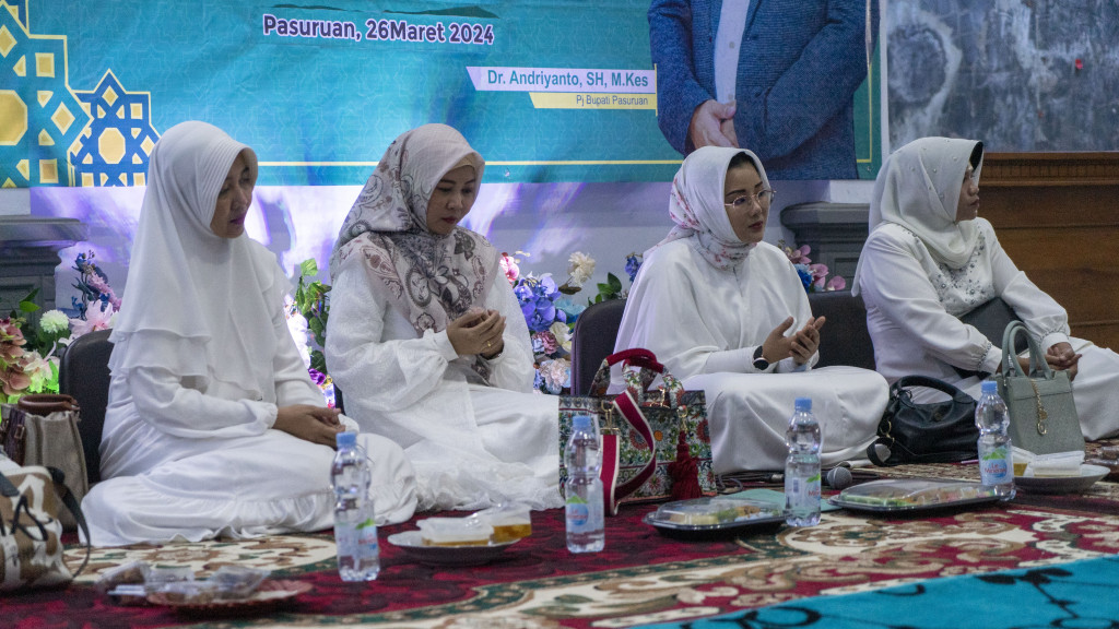 Safari Ramadhan Bersama Pj Ketua TP PKK di Balai Desa Gayam, Gondang Wetan