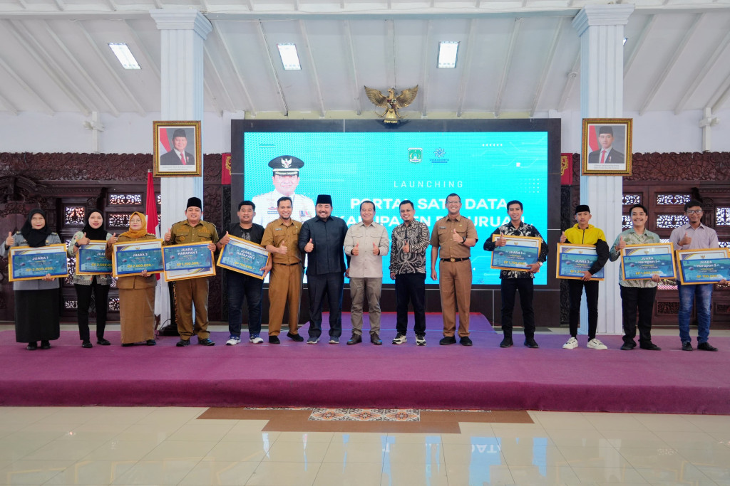 Penyerahan Hadiah Pemenang Lomba Semarak Pilkada 2024