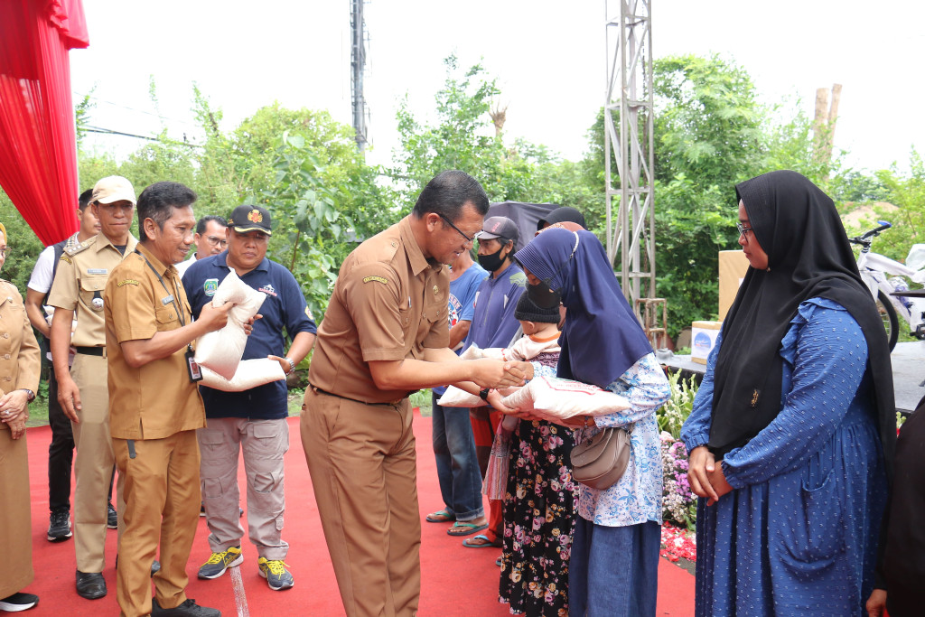 Gelar Pasar Murah di Desa Karangjati Pandaan