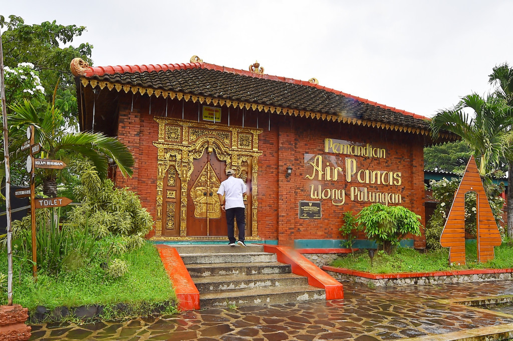 Potensi Pemandian Air Panas Wong Pulungan